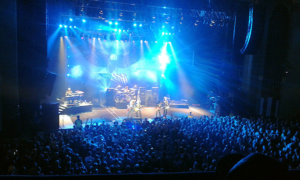 Lynyrd Skynyrd play Hammersmith - a small venue with only 5,000 seats. About the same size as Brisbane's festival Hall all those years ago, but a very different experience.