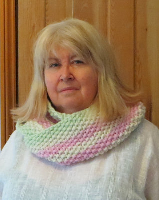 Roll on snow - I want to wear this lovely cowl.